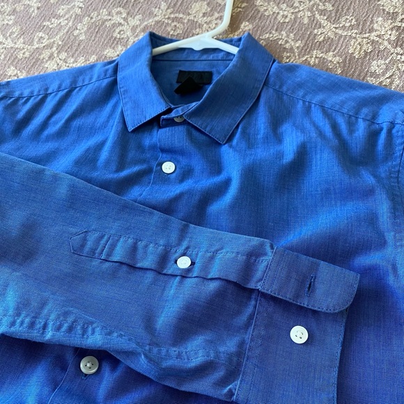 H&M Standard Fit Button-Up Shirt - Picture 1 of 4